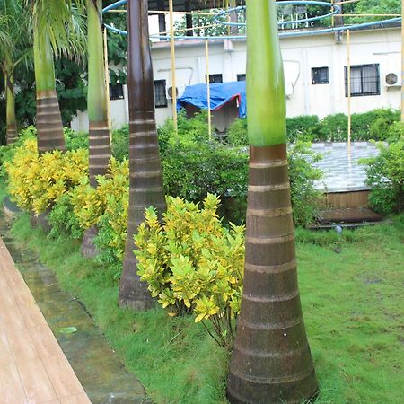 Hotel Metro Palace Resort Karjat Εξωτερικό φωτογραφία