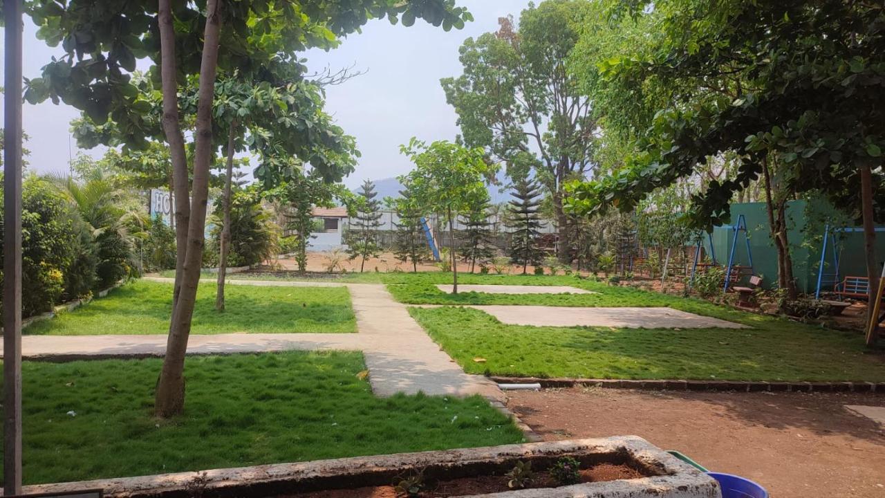 Hotel Metro Palace Resort Karjat Εξωτερικό φωτογραφία