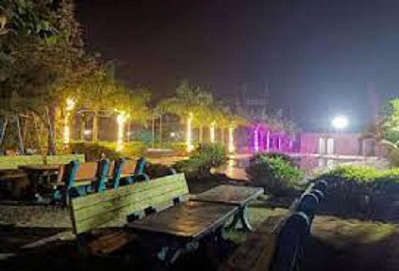 Hotel Metro Palace Resort Karjat Εξωτερικό φωτογραφία