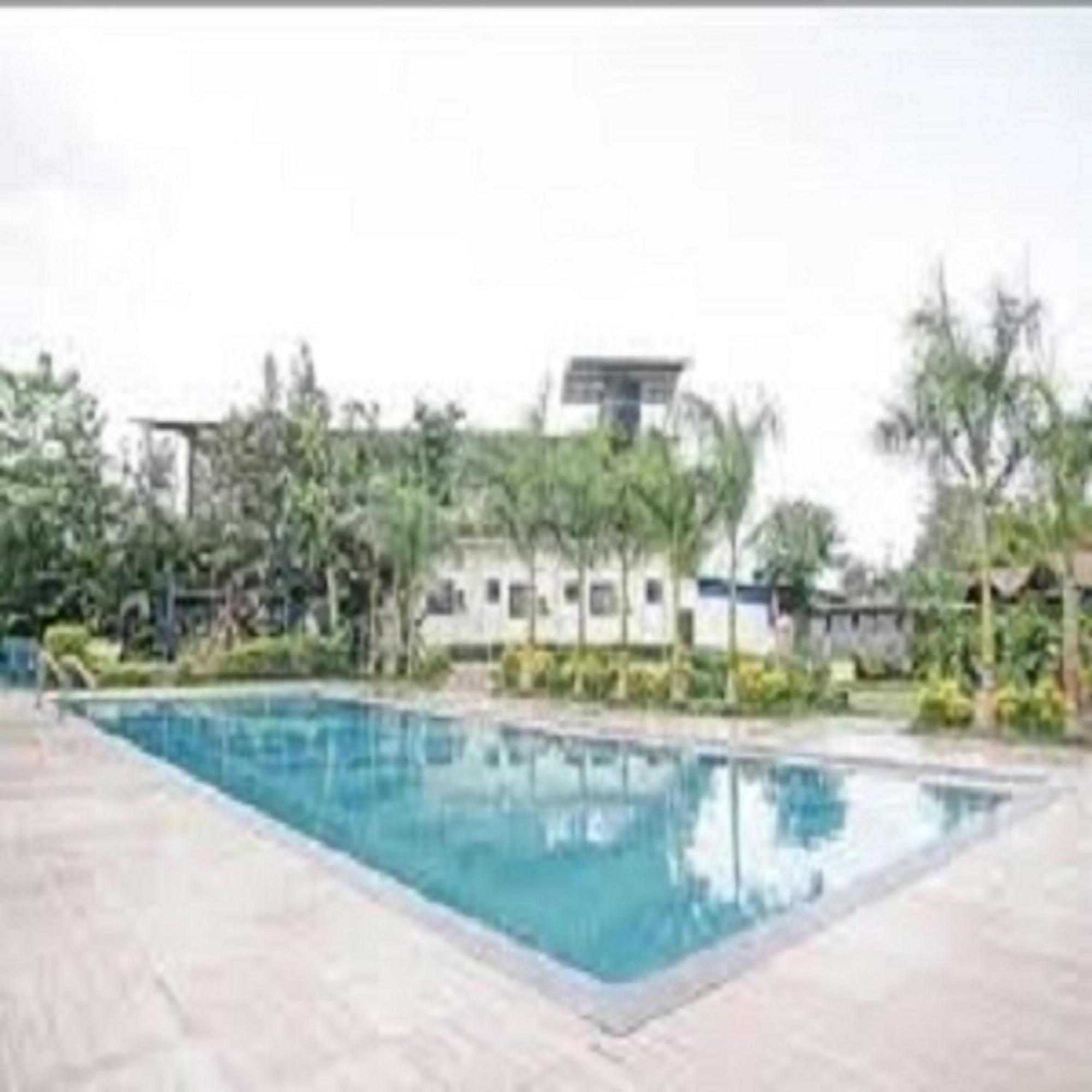Hotel Metro Palace Resort Karjat Εξωτερικό φωτογραφία