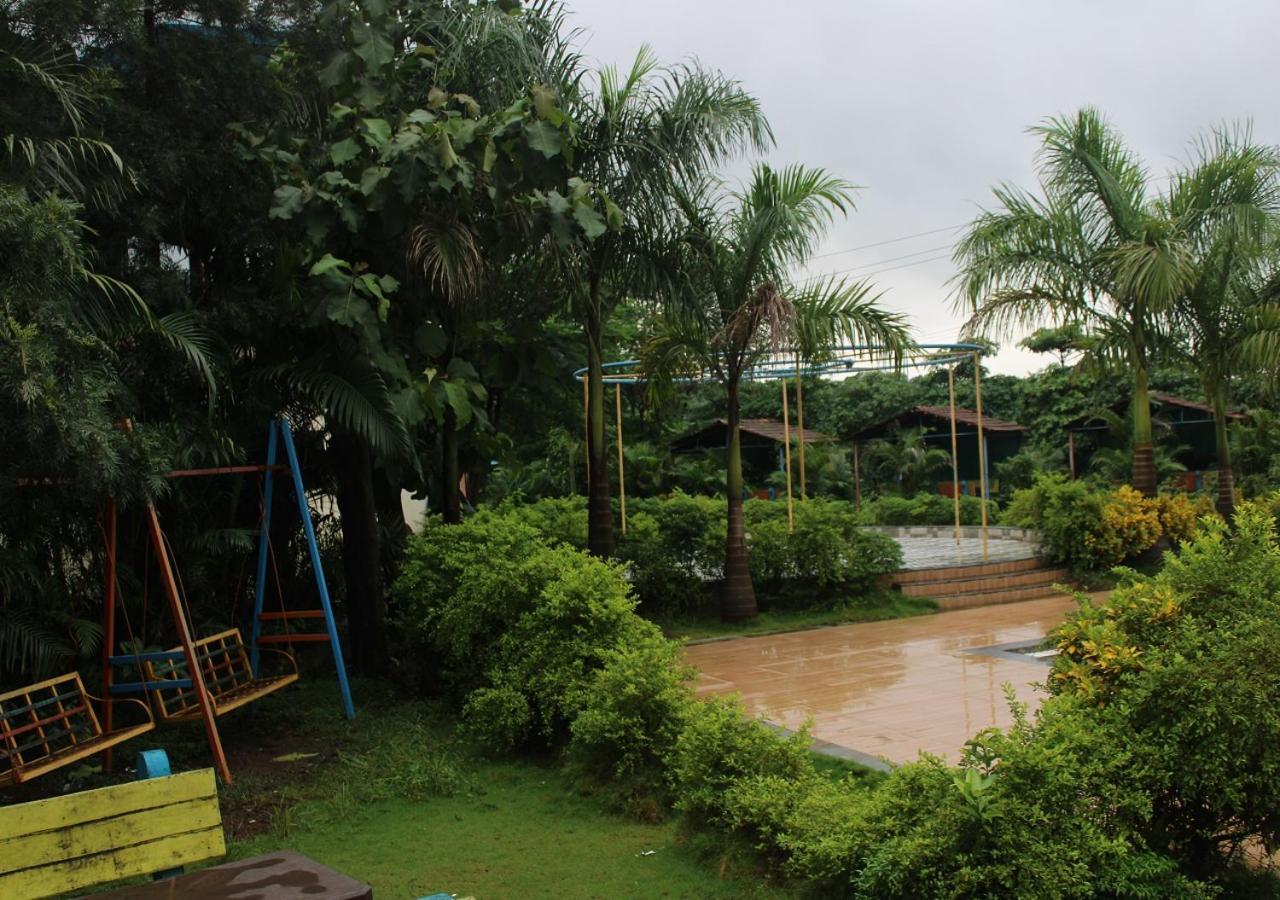 Hotel Metro Palace Resort Karjat Εξωτερικό φωτογραφία