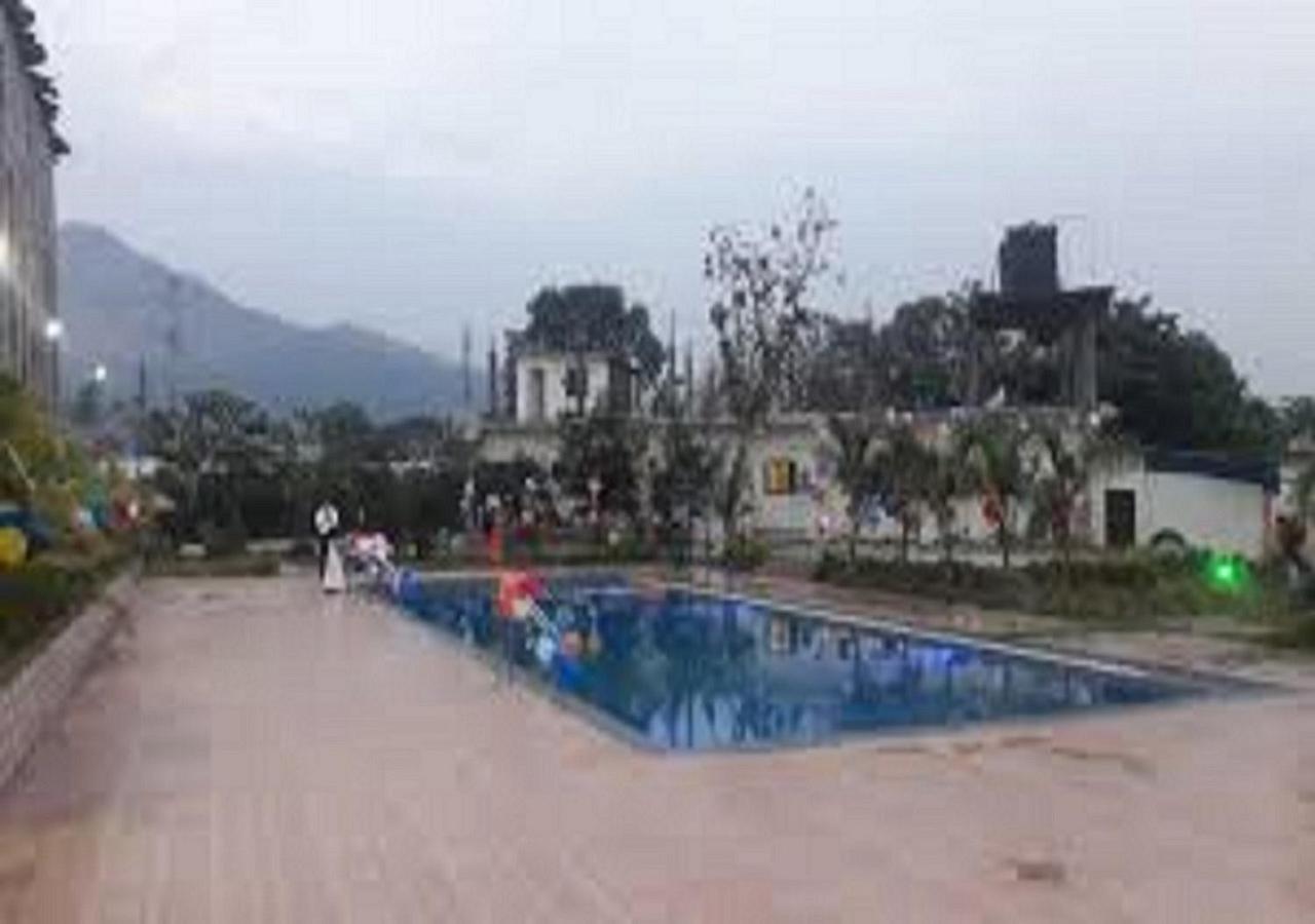 Hotel Metro Palace Resort Karjat Εξωτερικό φωτογραφία