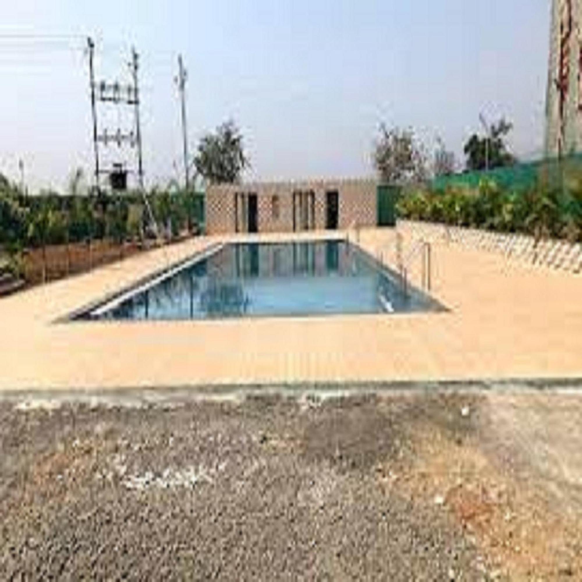 Hotel Metro Palace Resort Karjat Εξωτερικό φωτογραφία