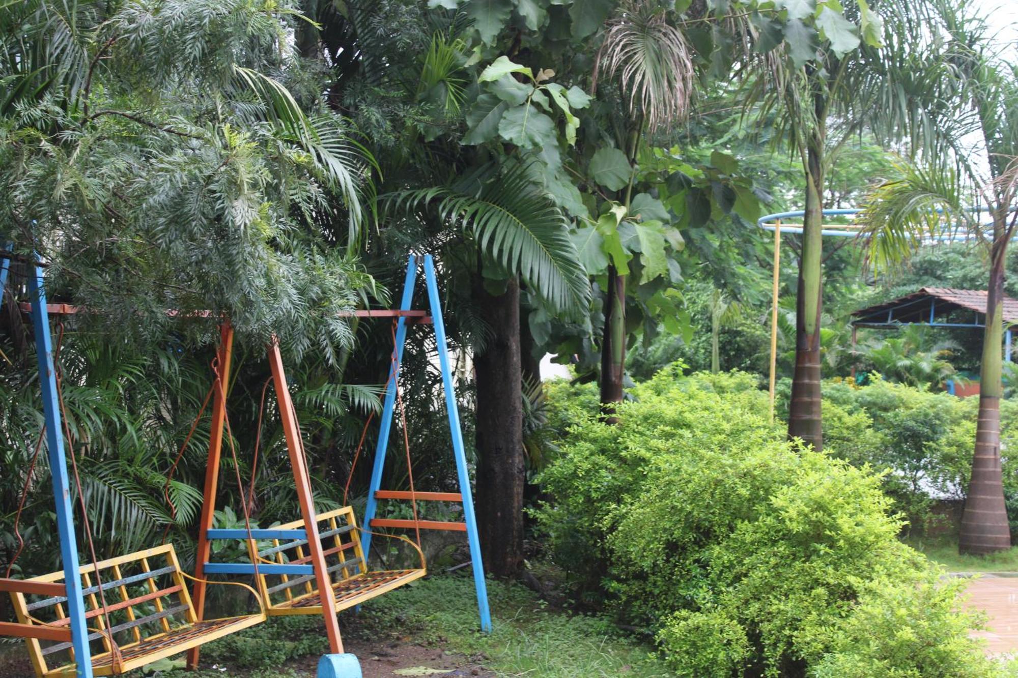 Hotel Metro Palace Resort Karjat Εξωτερικό φωτογραφία
