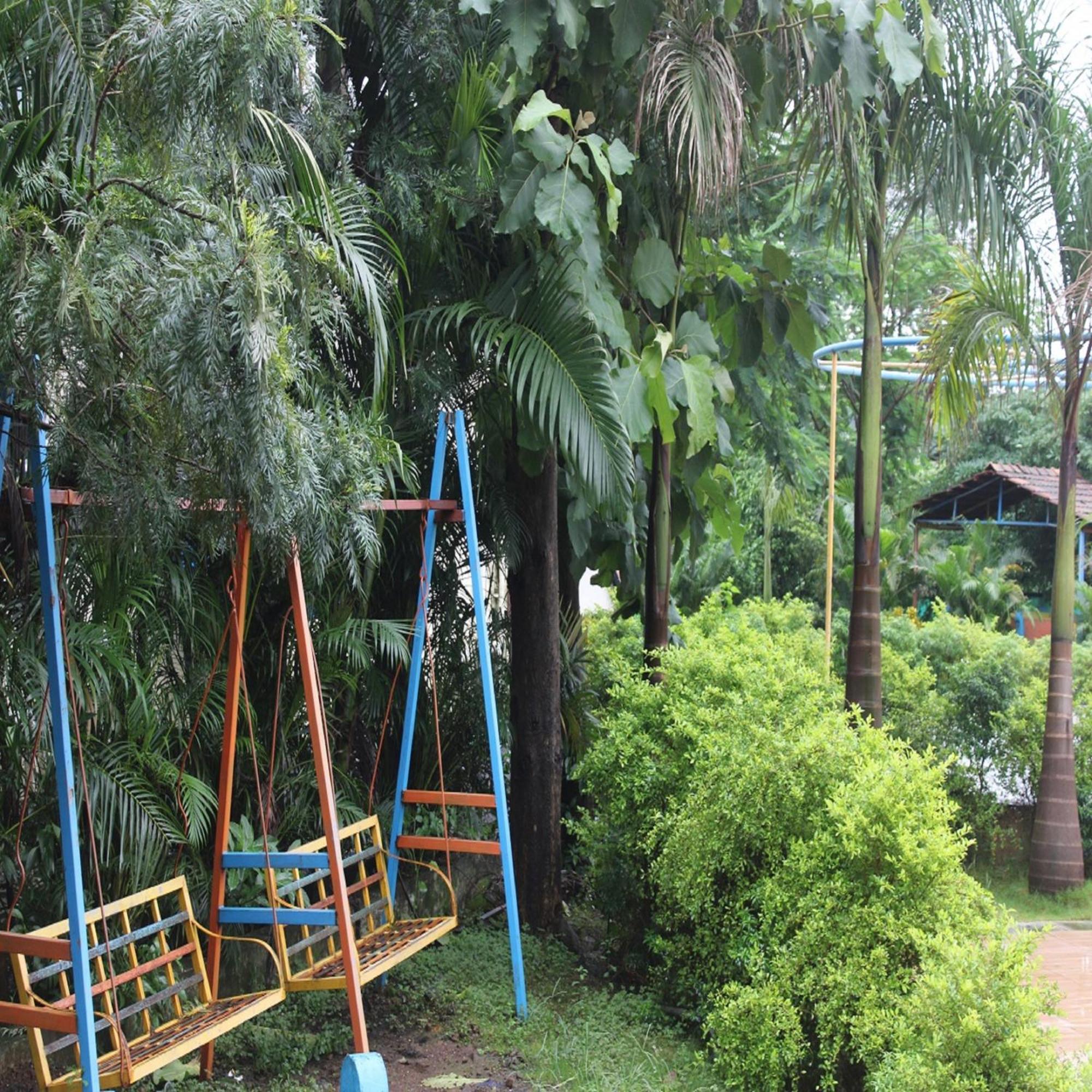 Hotel Metro Palace Resort Karjat Εξωτερικό φωτογραφία