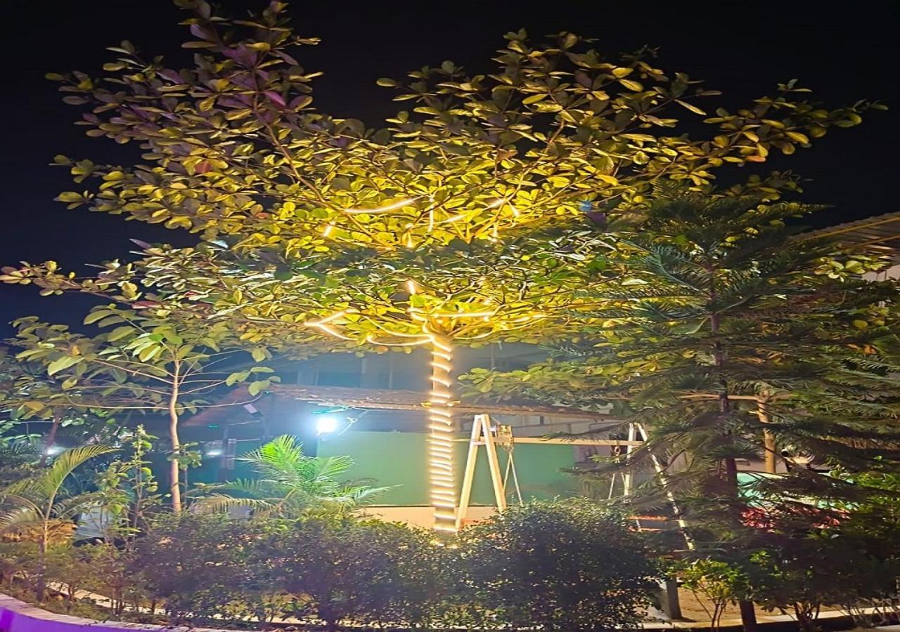 Hotel Metro Palace Resort Karjat Εξωτερικό φωτογραφία